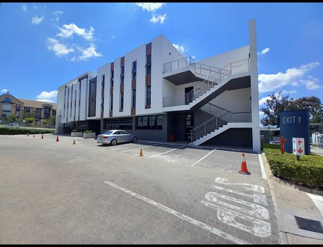 199M² OFFICE TO LET IN BRYANSTON